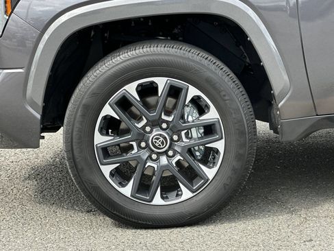 Used 2023 Toyota Tundra Limited AWD/4WD image 25