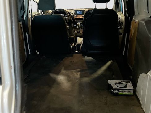 Used 2023 Ford Transit Connect XL image 24