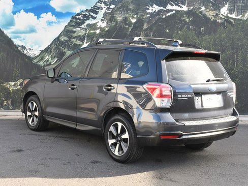 Used 2017 Subaru Forester 2.5i Premium w/ All-Weather Package image 9
