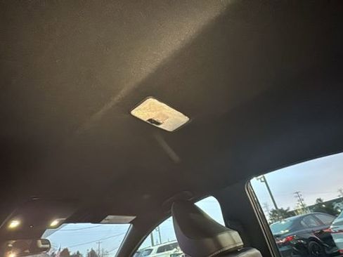 Used 2025 Toyota Camry SE image 9