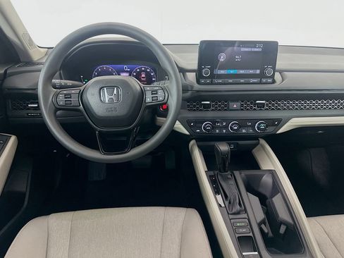 Certified 2025 Honda Accord SE image 22