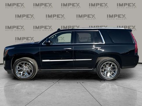 Used 2019 Cadillac Escalade Platinum image 2