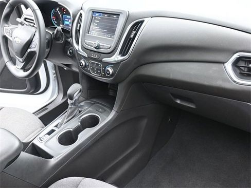 Used 2023 Chevrolet Equinox LT image 28