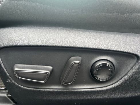 Used 2023 Toyota RAV4 XLE Premium image 21