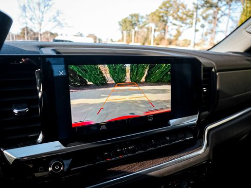 Used 2023 Chevrolet Silverado 1500 LT image 25