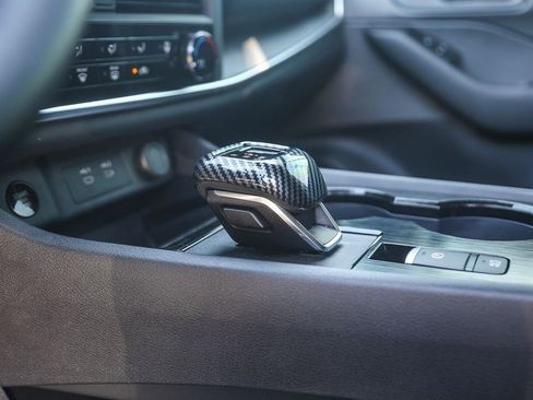 Used 2025 Nissan Rogue S image 21