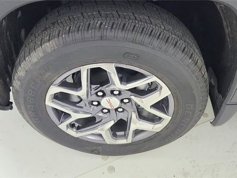 New 2026 GMC Sierra 1500 SLE image 15