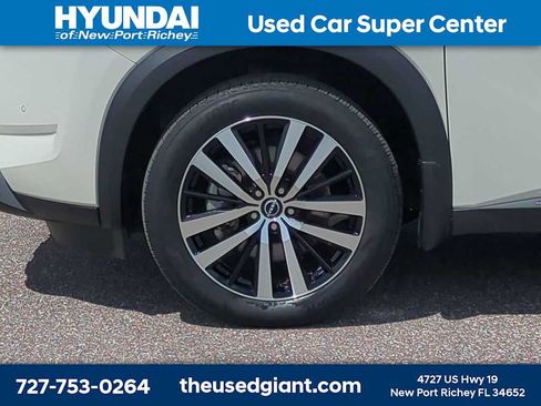 Used 2023 Nissan Pathfinder Platinum FWD image 10