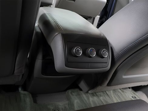 Used 2013 Chevrolet Traverse LS image 24