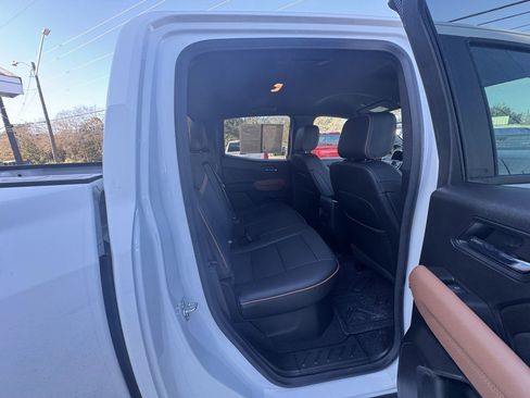 Used 2025 GMC Canyon AT4 w/ AT4 Premium Package image 10