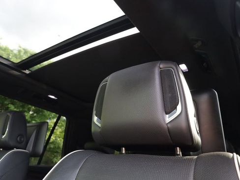 Used 2021 Cadillac Escalade Premium Luxury w/ LPO, Illumination Package image 15