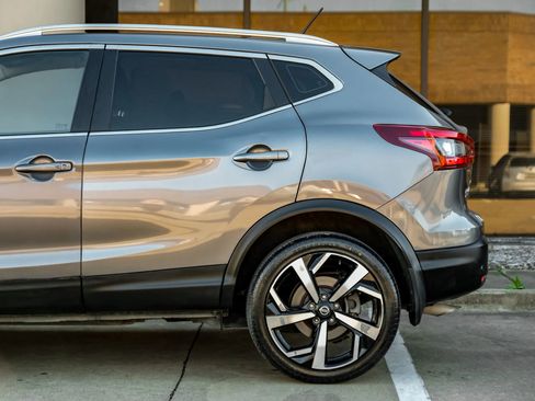Used 2022 Nissan Rogue Sport SL AWD/4WD image 13