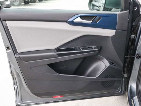 Used 2022 Volkswagen Taos SE image 22