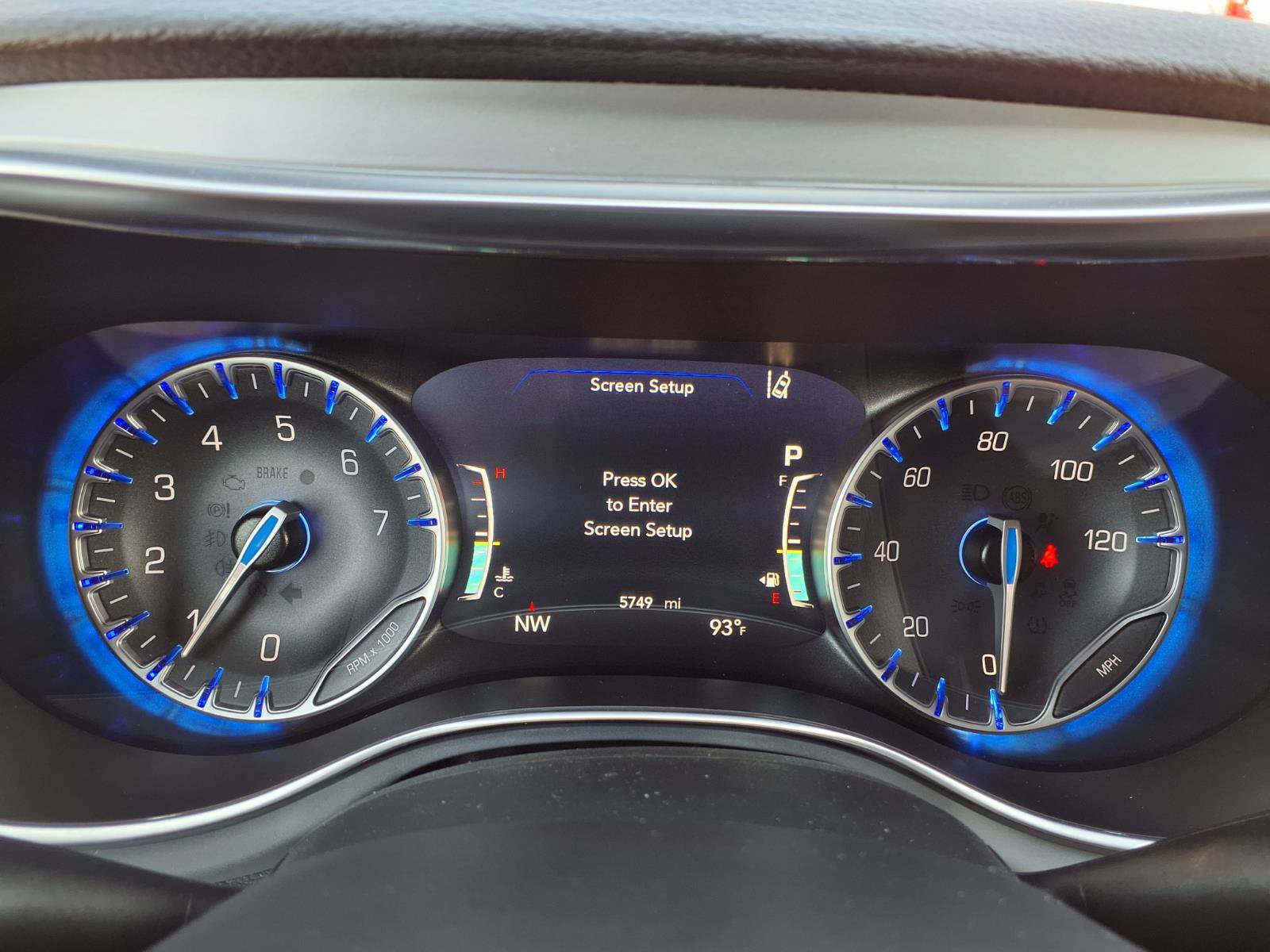 Used 2026 Chrysler Pacifica Limited FWD image 12