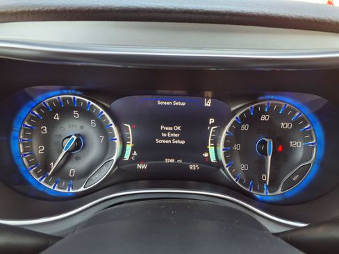 Used 2026 Chrysler Pacifica Limited FWD image 12