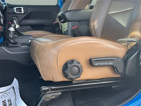 Used 2021 Jeep Gladiator Rubicon w/ Dual Top Group image 17