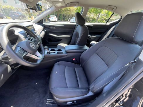 Used 2025 Nissan Altima 2.5 SV FWD image 22