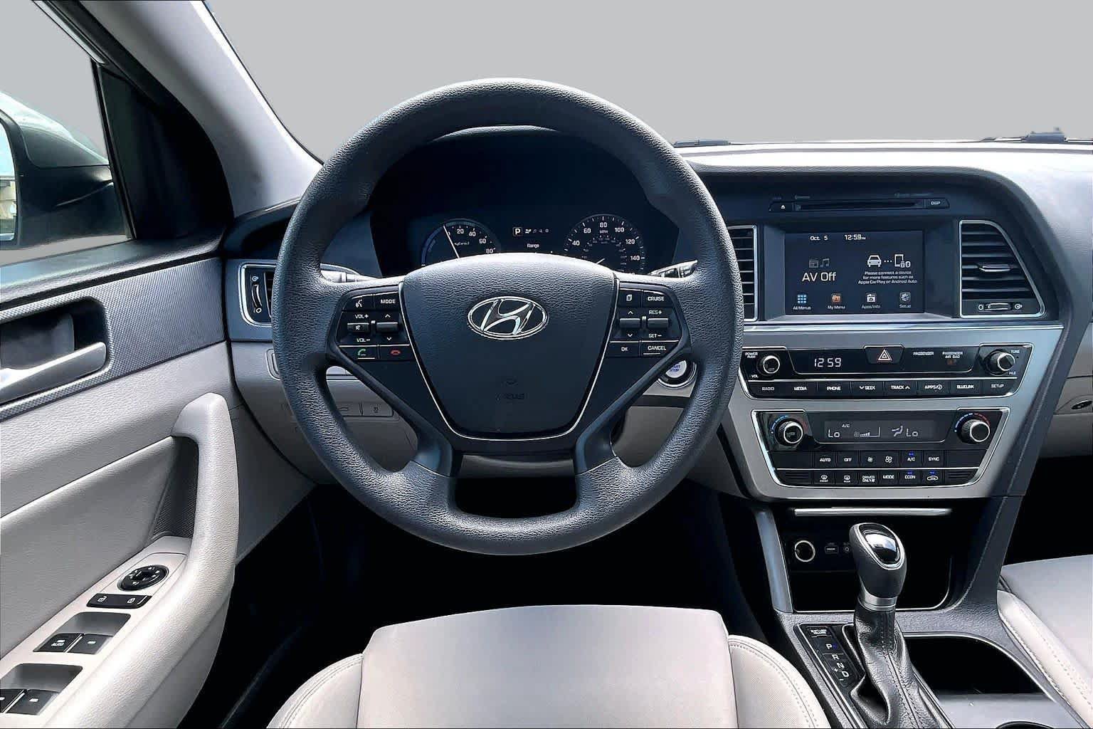 Used 2017 Hyundai Sonata SE FWD image 6
