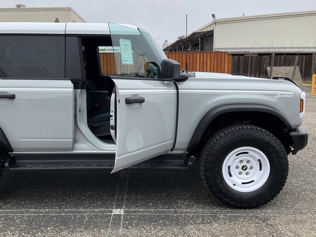 New 2026 Ford Bronco Heritage Edition AWD/4WD image 41
