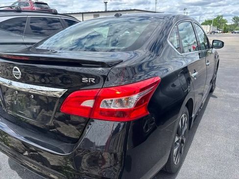 Used 2018 Nissan Sentra SR w/ Technology Package FWD image 5