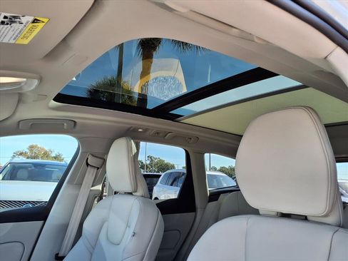 Certified 2024 Volvo XC60 B5 Plus w/ Protection Package Premier image 23