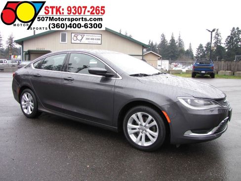 Used 2016 Chrysler 200 Limited FWD image 10