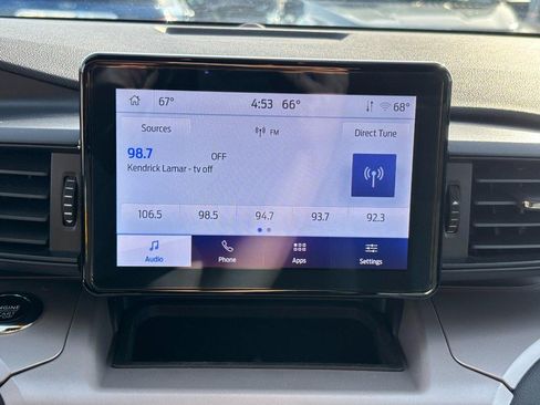 Used 2023 Ford Explorer XLT AWD/4WD image 23