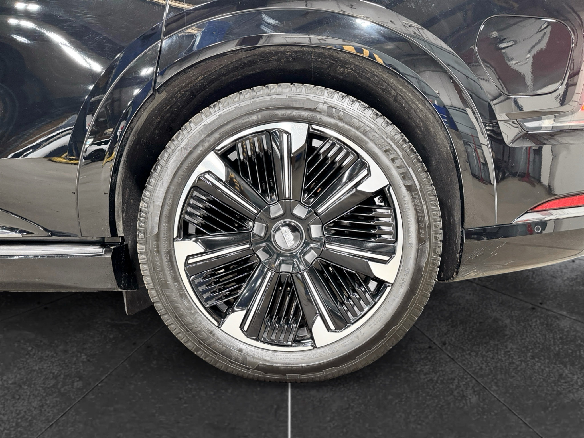 Used 2025 Cadillac Escalade IQ Sport 2 AWD/4WD image 36