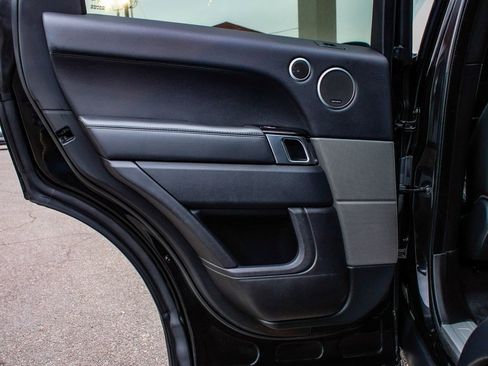 Used 2016 Land Rover Range Rover Sport HSE image 12