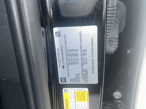 Used 2022 Cadillac Escalade Premium Luxury image 2