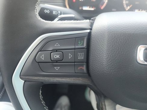 New 2025 Jeep Grand Cherokee Limited w/ Black Appearance Package image 14