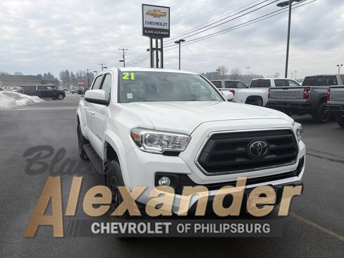 Used 2021 Toyota Tacoma SR5 image 1