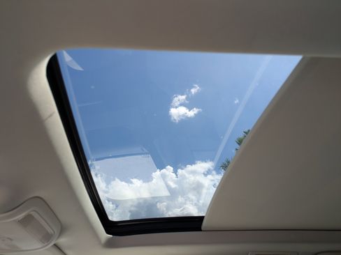 Used 2022 Cadillac XT6 Premium Luxury image 22