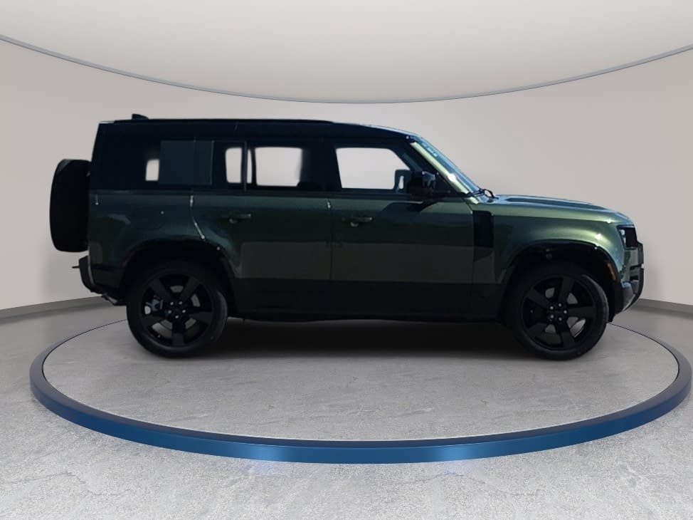 New 2026 Land Rover Defender 110 X-Dynamic SE AWD/4WD image 4