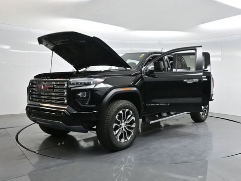 Used 2024 GMC Canyon Denali image 49