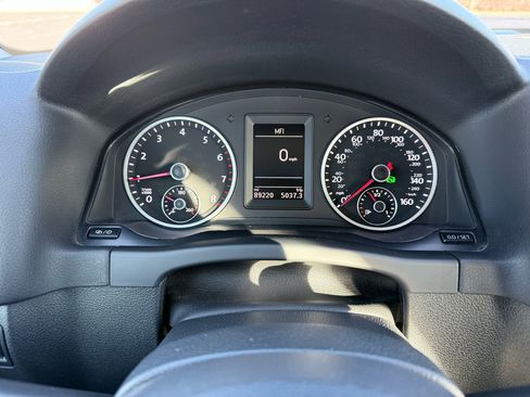 Used 2017 Volkswagen Tiguan Limited image 15