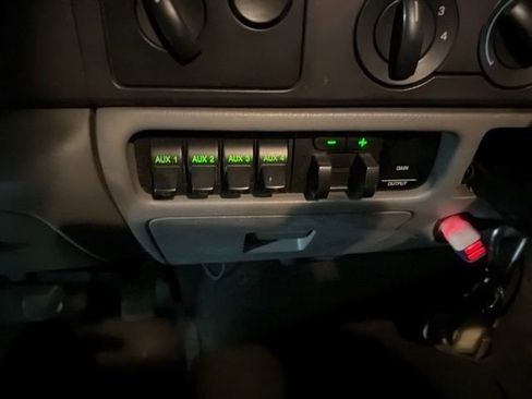 Used 2006 Ford F250 XLT image 11