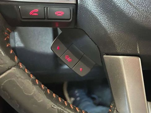 Used 2017 Subaru Crosstrek 2.0i Premium image 14