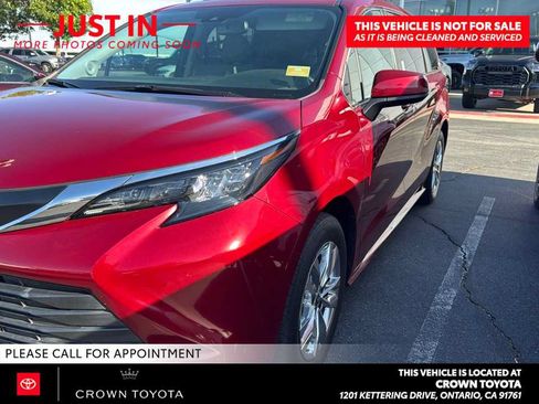 Used 2024 Toyota Sienna XLE w/ XLE Plus Package AWD/4WD image 1
