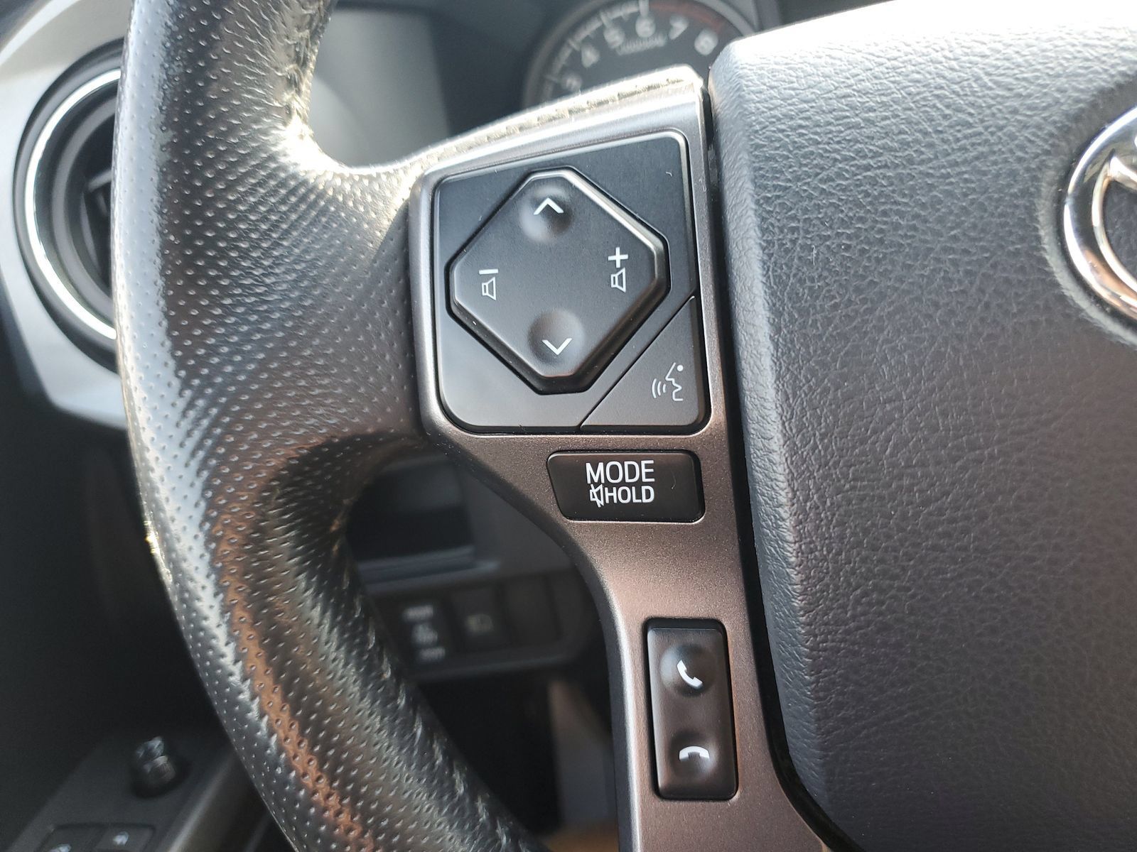 Used 2019 Toyota Tacoma TRD Off-Road AWD/4WD image 21