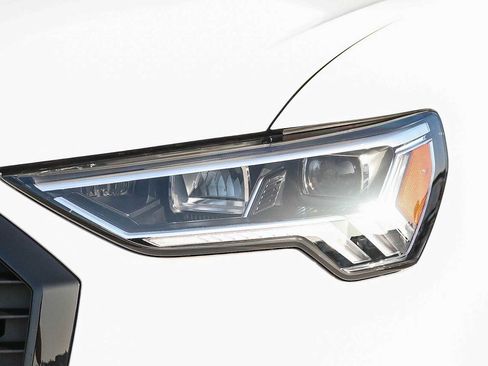 Used 2025 Audi Q3 2.0T Premium image 5