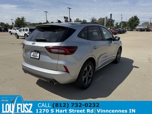 Used 2024 Ford Escape ST-Line w/ Cold Weather Package FWD image 7