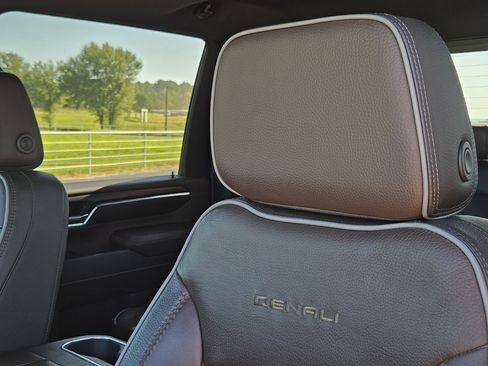 Used 2024 GMC Sierra 3500 Denali w/ Denali Reserve Package image 27