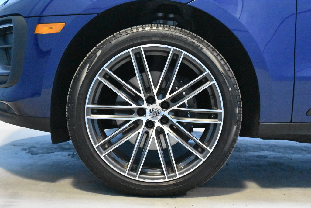 Used 2026 Porsche Macan AWD/4WD image 29