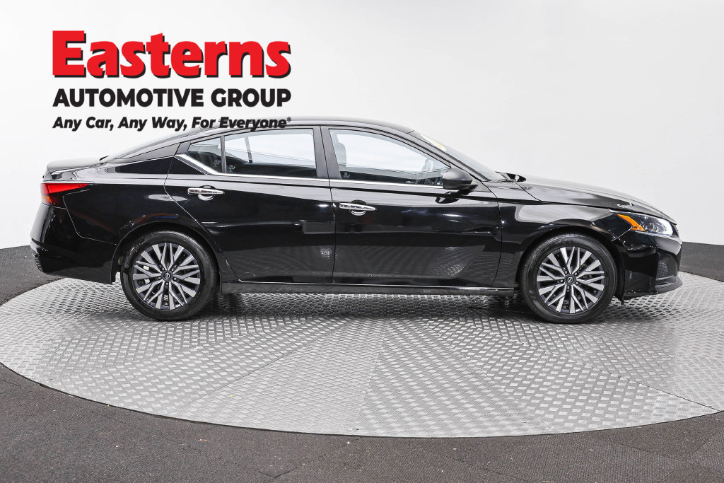 Used 2024 Nissan Altima 2.5 SV FWD image 5