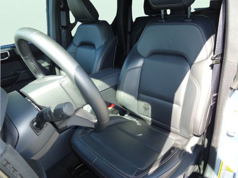 Used 2025 Ford Bronco Badlands AWD/4WD image 27