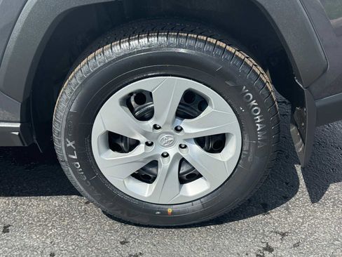 Certified 2023 Toyota RAV4 LE FWD image 9