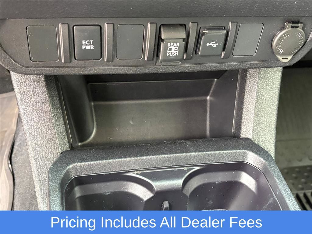 Used 2022 Toyota Tacoma SR5 AWD/4WD image 22