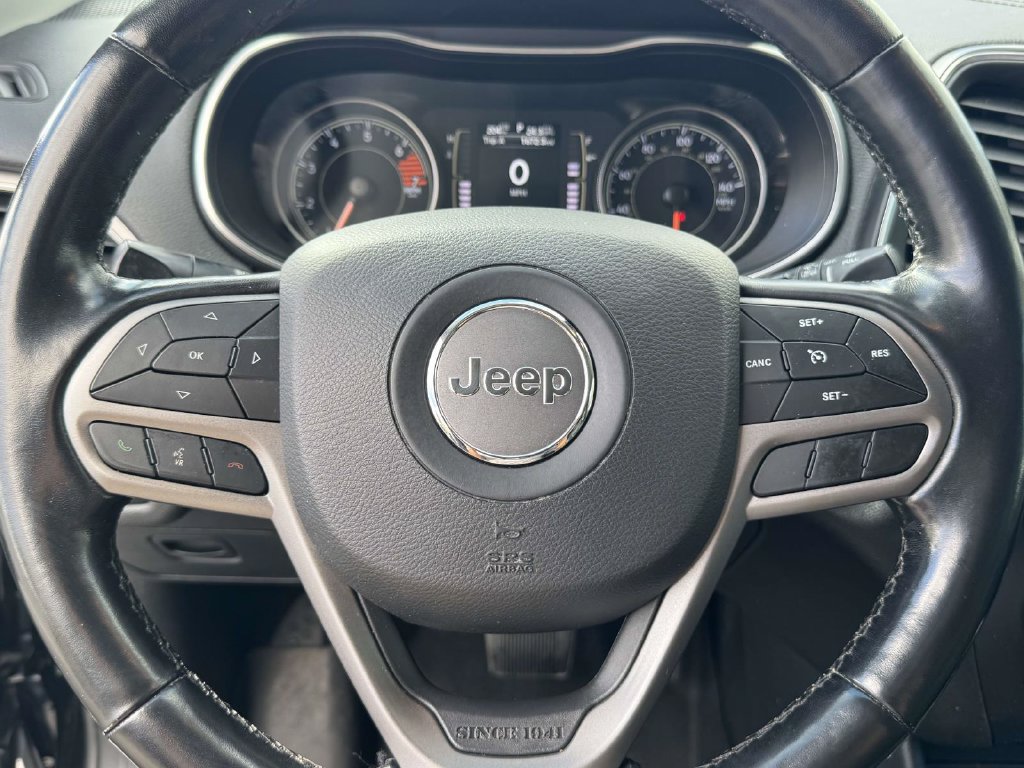 Used 2020 Jeep Cherokee Latitude Plus w/ Cold Weather Group AWD/4WD image 17