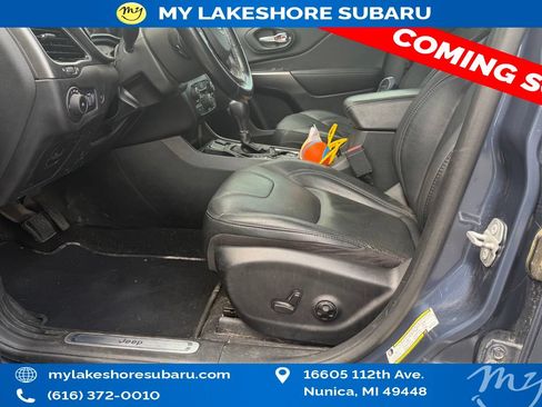 Used 2019 Jeep Cherokee Limited FWD image 9